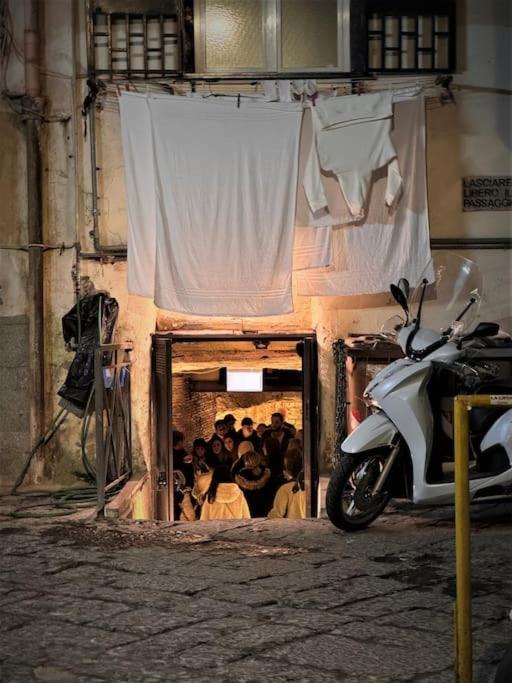 Domus Miraculi: Casa Storica Nel Cuore Di Napoli Екстериор снимка